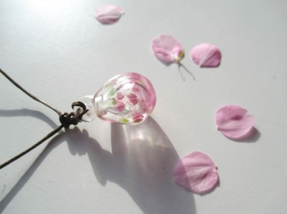 宙sola 桜、雫のアロマペンダント